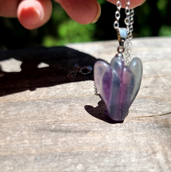 Purple Fluorite handcarved angel necklace - Picture 3 of 6